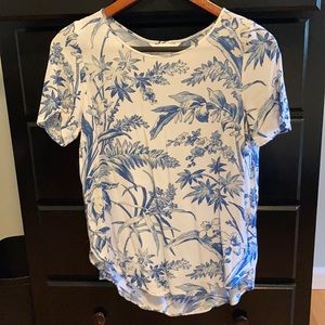 Blue and white floral H&M top